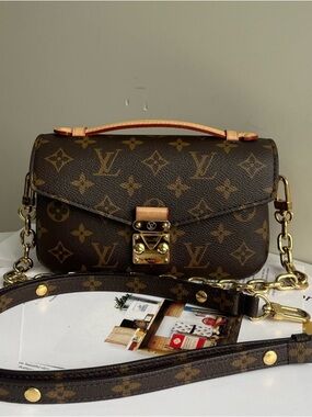 LOUIS VUITTON Bag New LV Bag